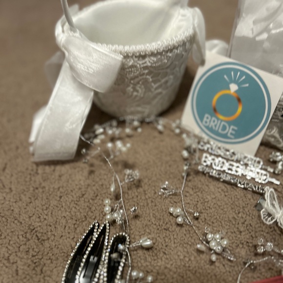 BRIDE / WEDDING DAY BUNDLE - Picture 6 of 8